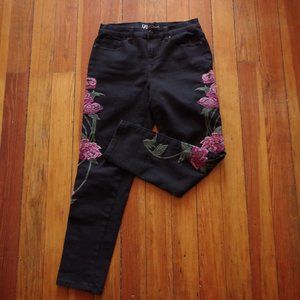 DG2 Diane Gilman Stretch Floral Embroidered Jeans